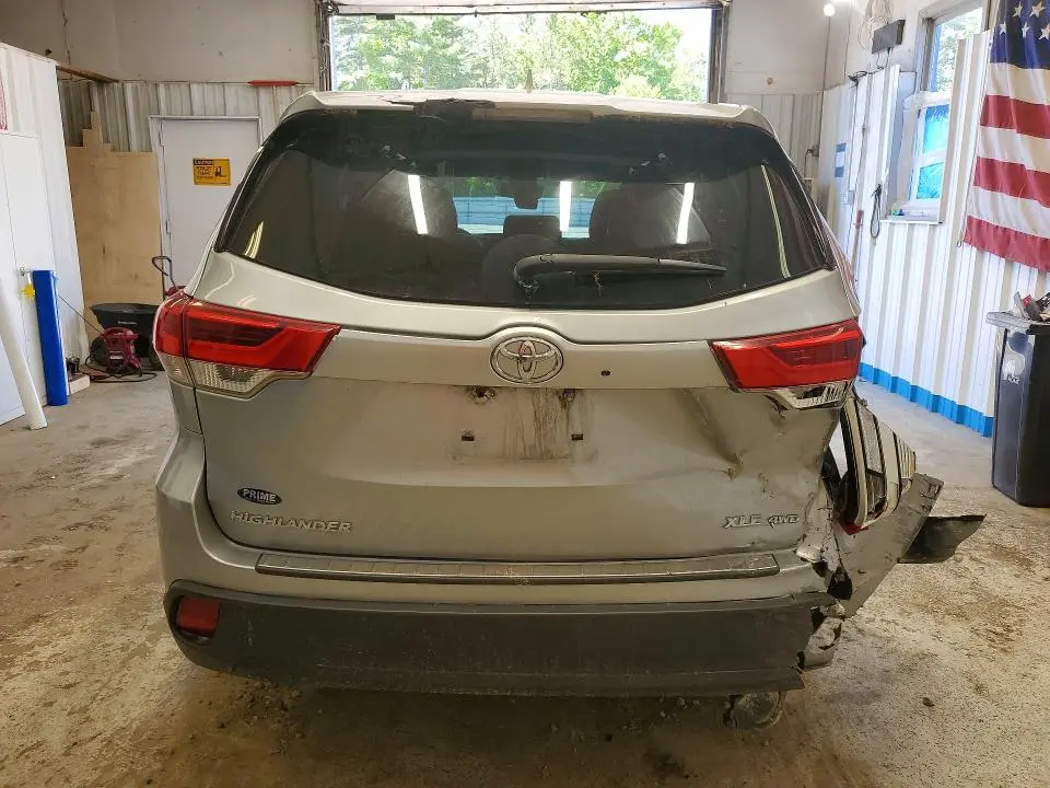 2017 TOYOTA HIGHLANDER XLE  