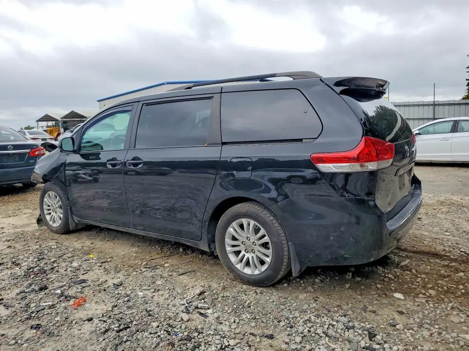 2012 TOYOTA SIENNA XLE 8-PASSENGER  