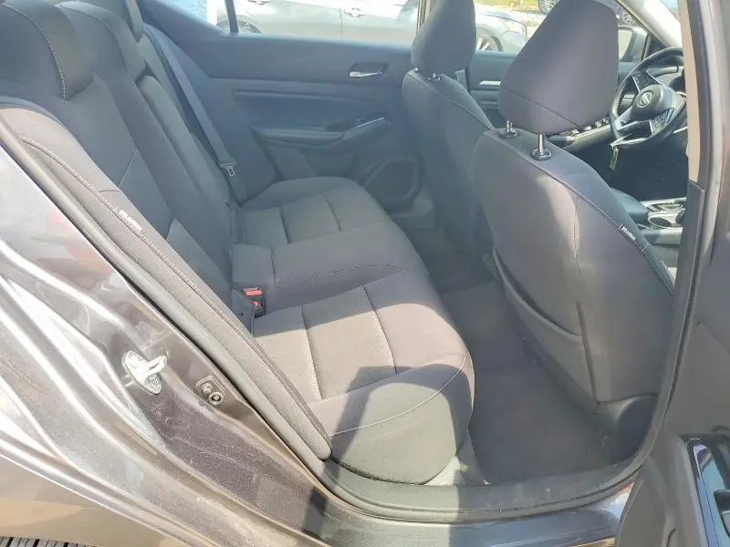 2022 NISSAN ALTIMA SV  