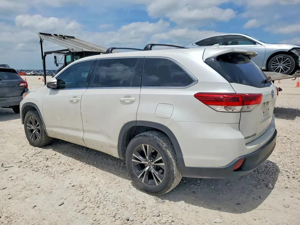 2018 TOYOTA HIGHLANDER LE PLUS  