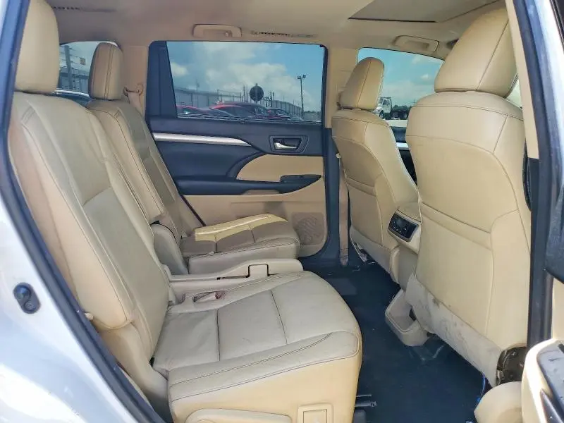 2017 TOYOTA HIGHLANDER XLE  