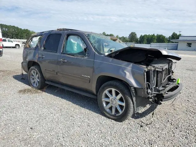 2013 GMC YUKON SLE  
