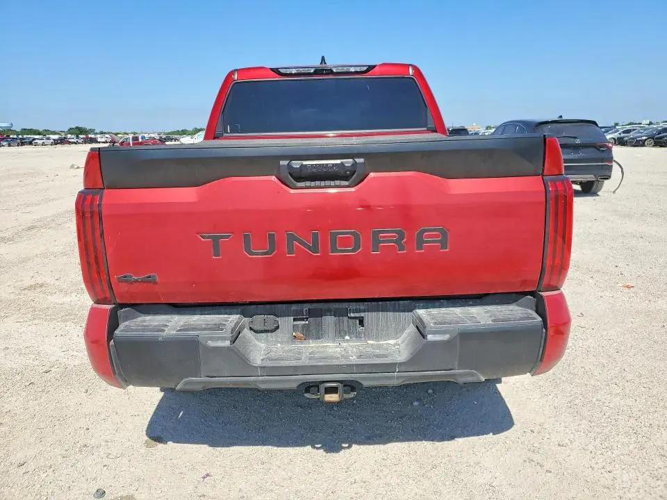 2022 TOYOTA TUNDRA SR5  