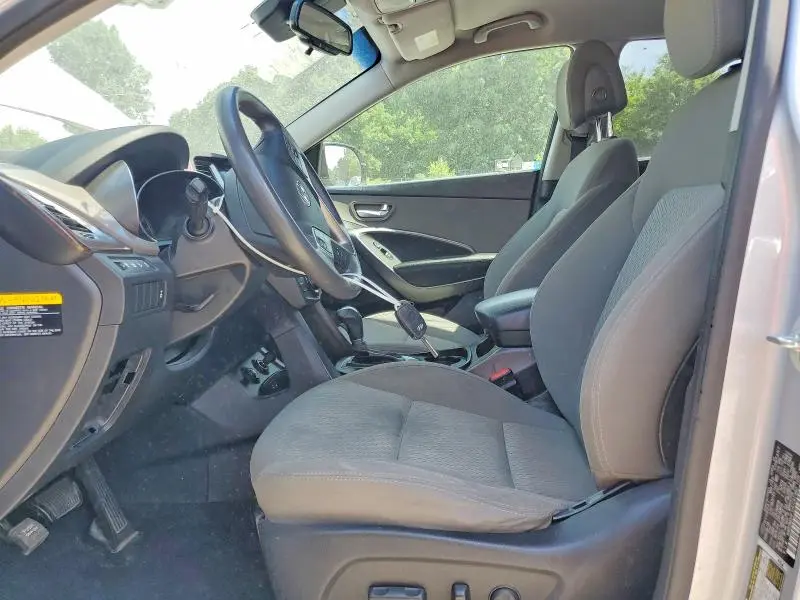 2017 HYUNDAI SANTA FE SE  