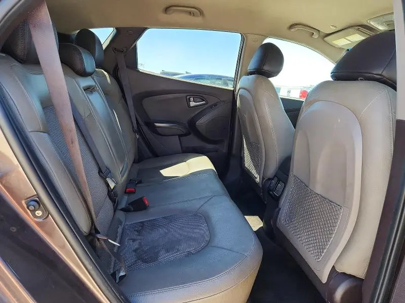 2015 HYUNDAI TUCSON SE  
