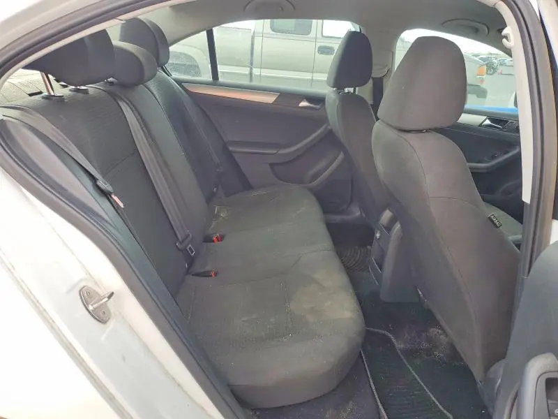 2016 VOLKSWAGEN JETTA SE  