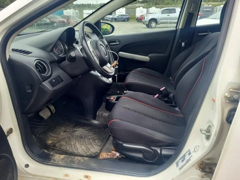 2011 MAZDA MAZDA2   
