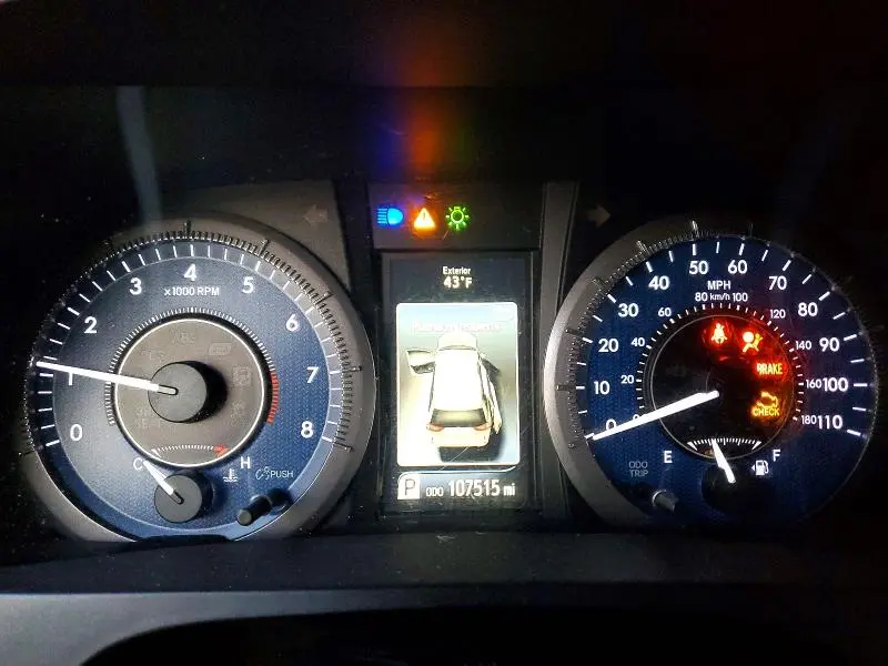 2017 TOYOTA SIENNA XLE  