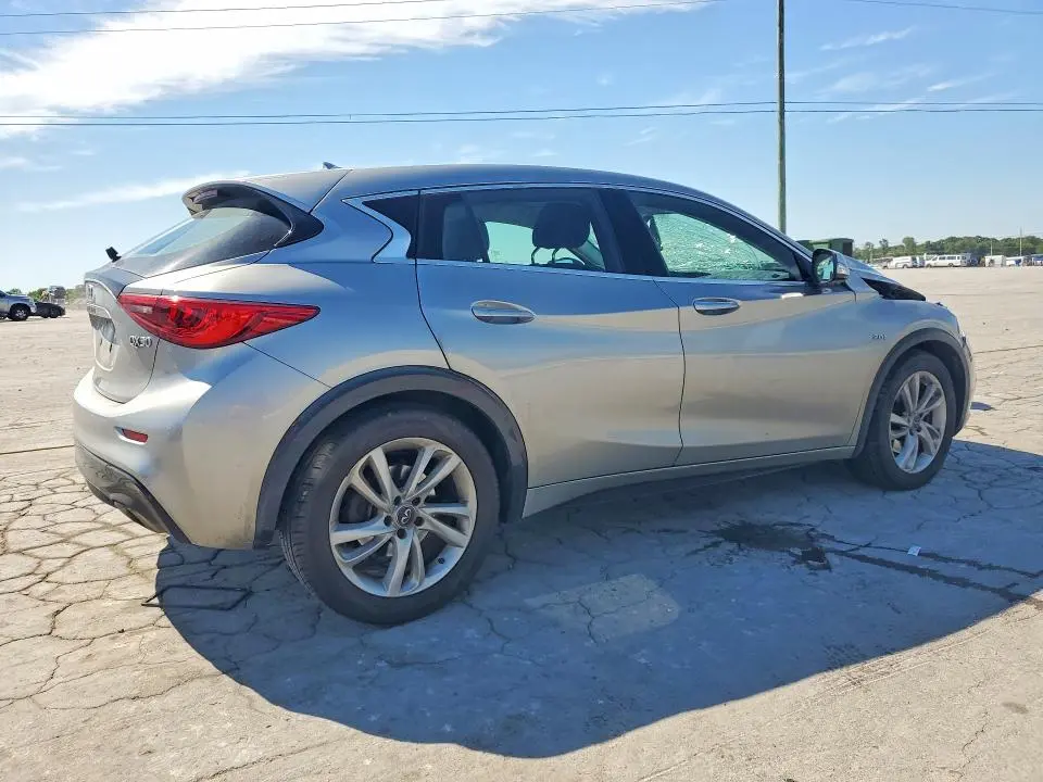 2018 INFINITI QX30 PURE  
