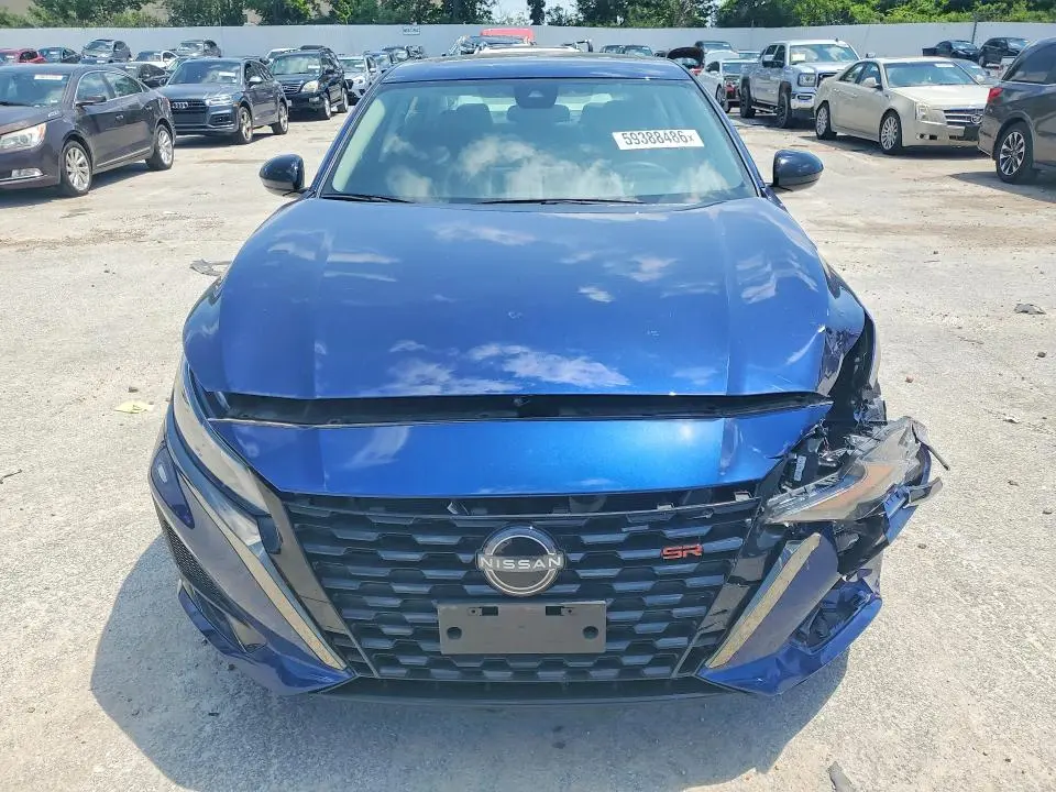 2024 NISSAN ALTIMA SR  