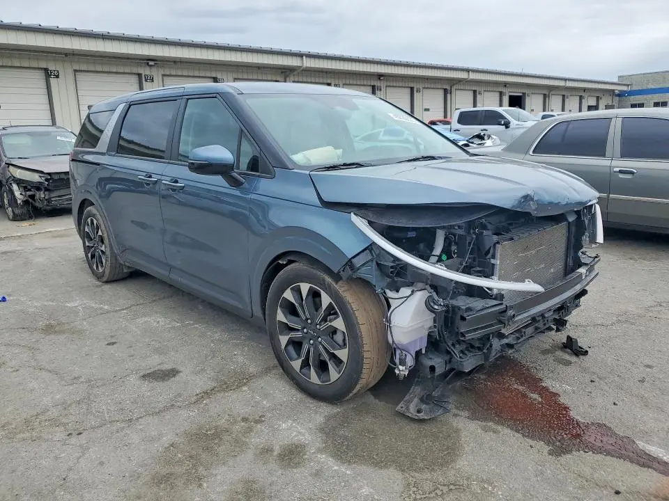 2024 KIA CARNIVAL EX  