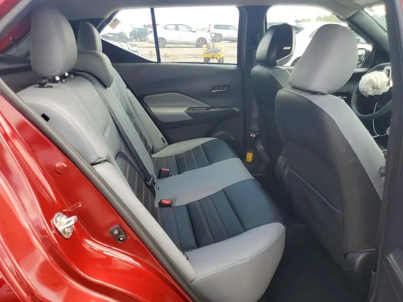 2024 NISSAN KICKS SR  