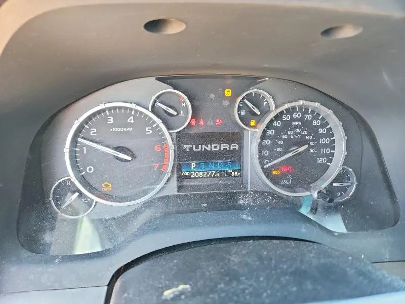 2017 TOYOTA TUNDRA CREWMAX SR5  