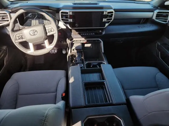 2025 TOYOTA TUNDRA CREWMAX SR  