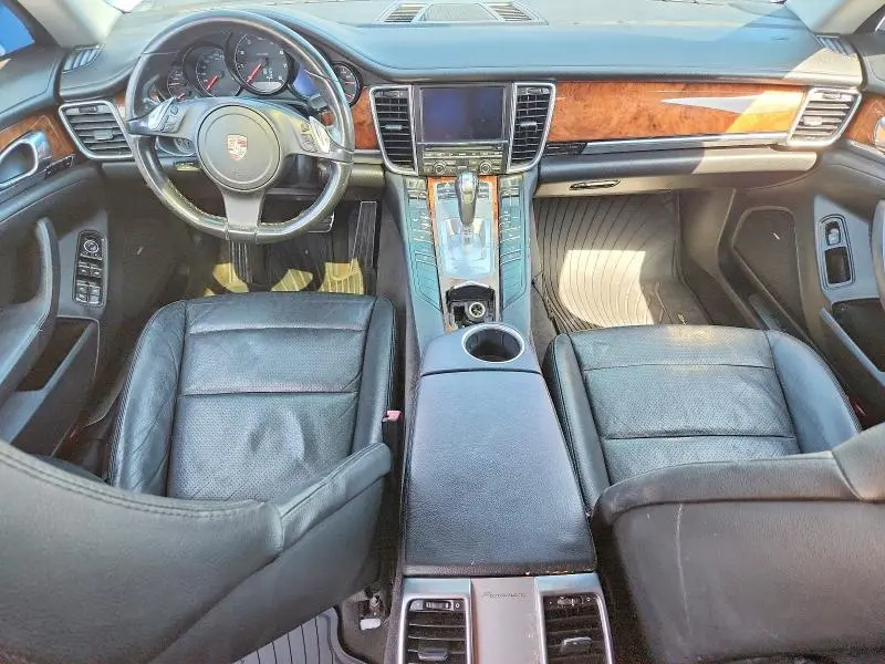 2012 PORSCHE PANAMERA 2  