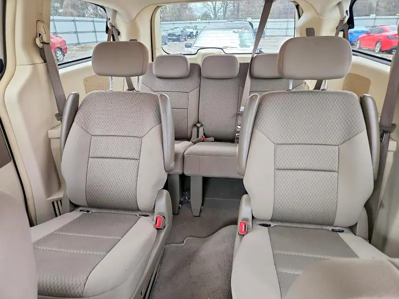 2010 CHRYSLER TOWN & COUNTRY LX  