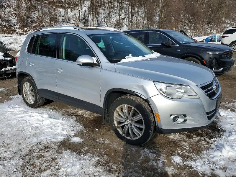 2011 VOLKSWAGEN TIGUAN S  