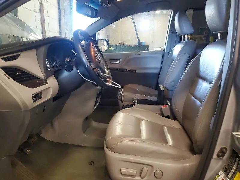 2015 TOYOTA SIENNA XLE 7-PASSENGER  