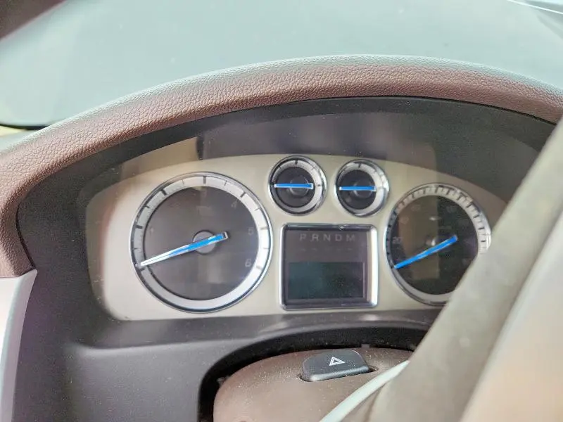 2011 CADILLAC ESCALADE LUXURY  