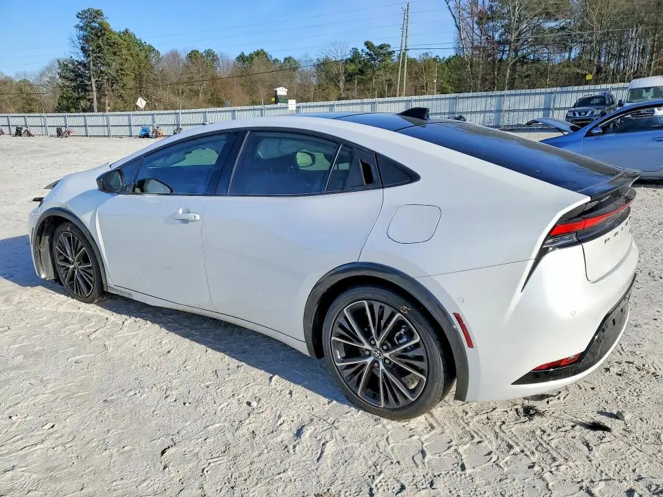 2024 TOYOTA PRIUS LE  