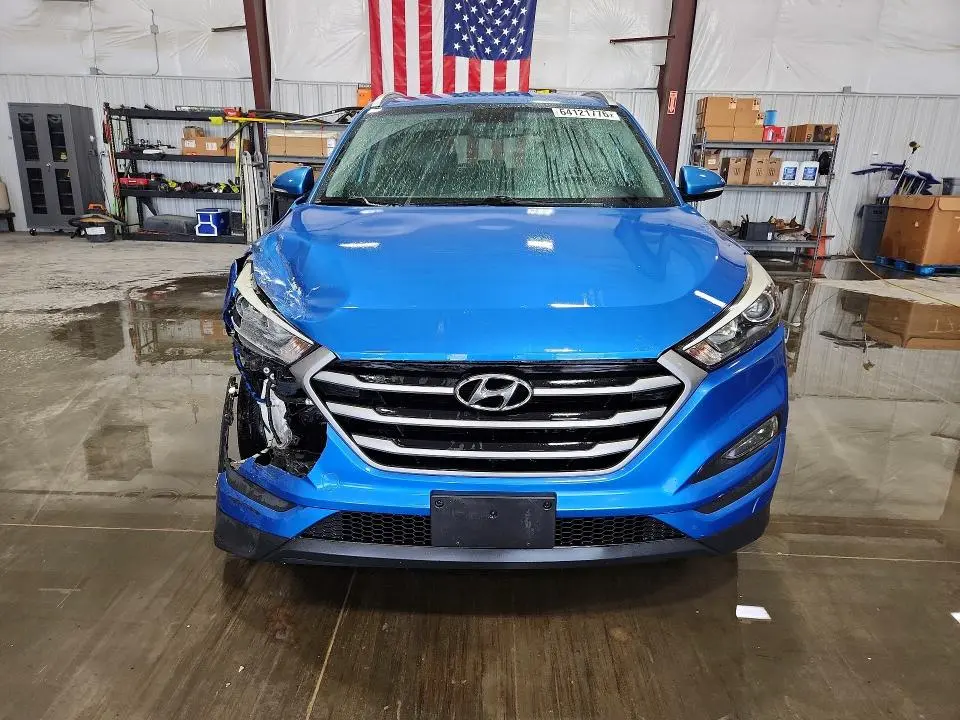 2017 HYUNDAI TUCSON SE PLUS  