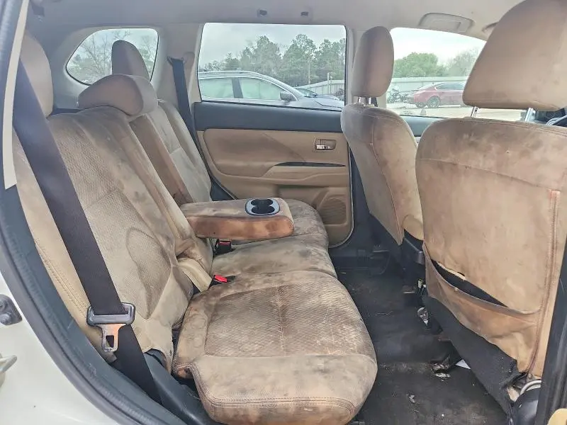 2017 MITSUBISHI OUTLANDER SE  