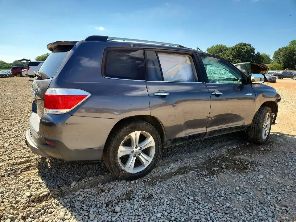 2013 TOYOTA HIGHLANDER LIMITED  