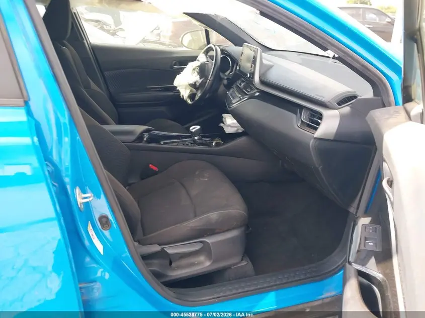 2019 TOYOTA C-HR XLE