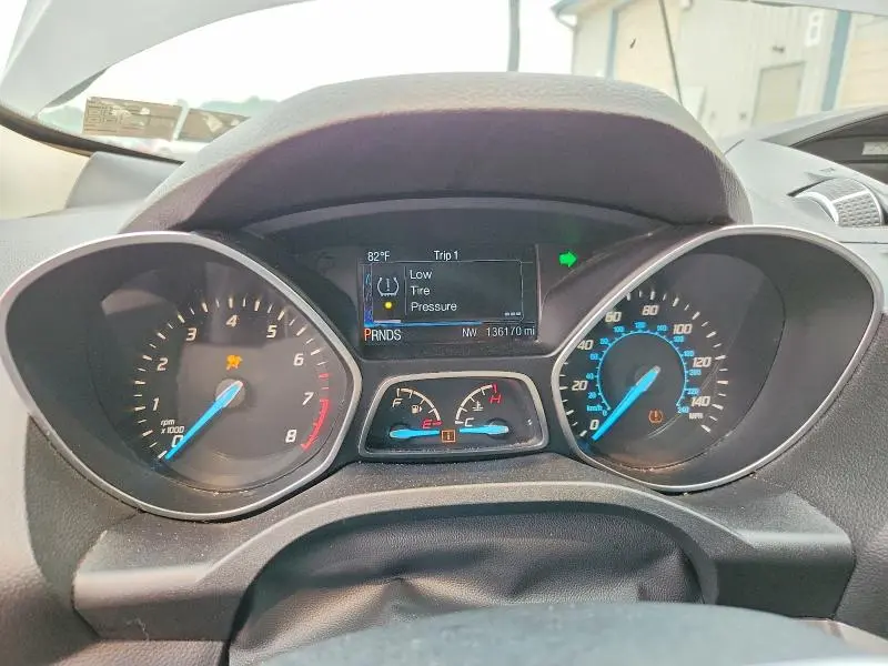2016 FORD ESCAPE SE  