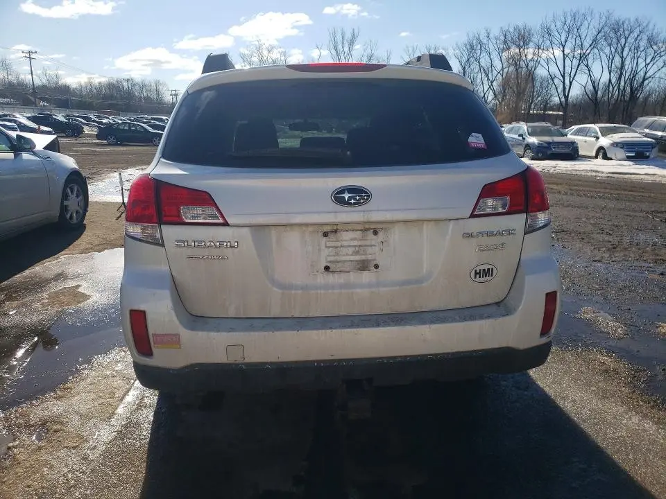 2013 SUBARU OUTBACK 2.5I PREMIUM  