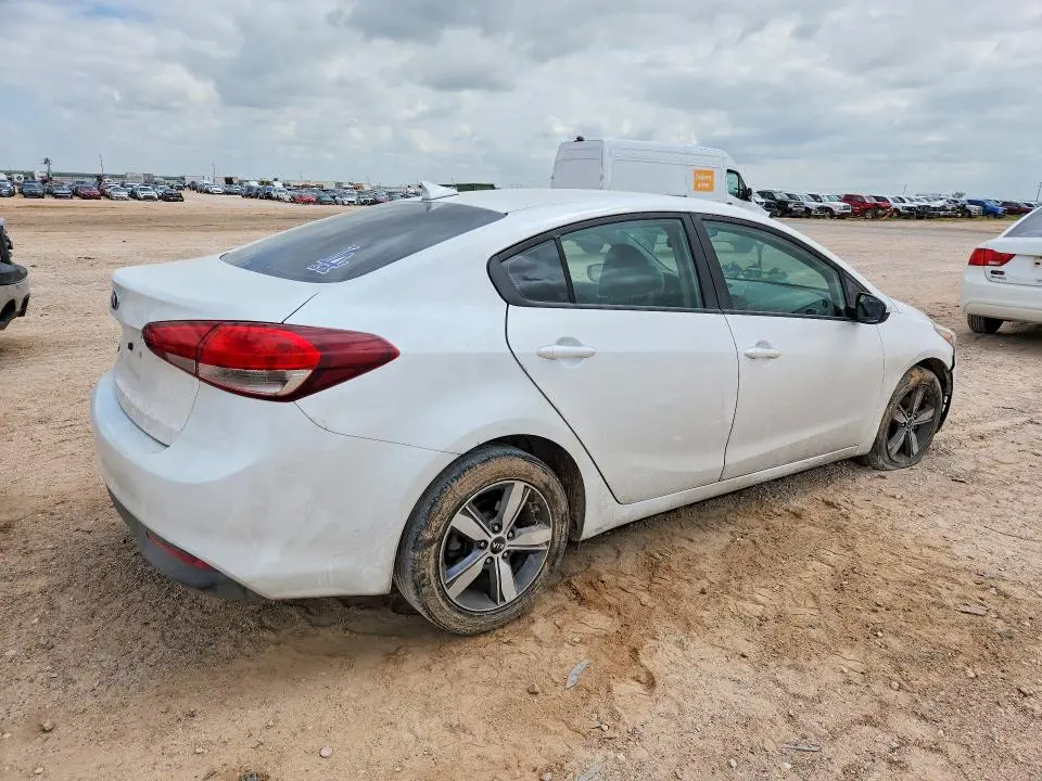 2018 KIA FORTE LX  