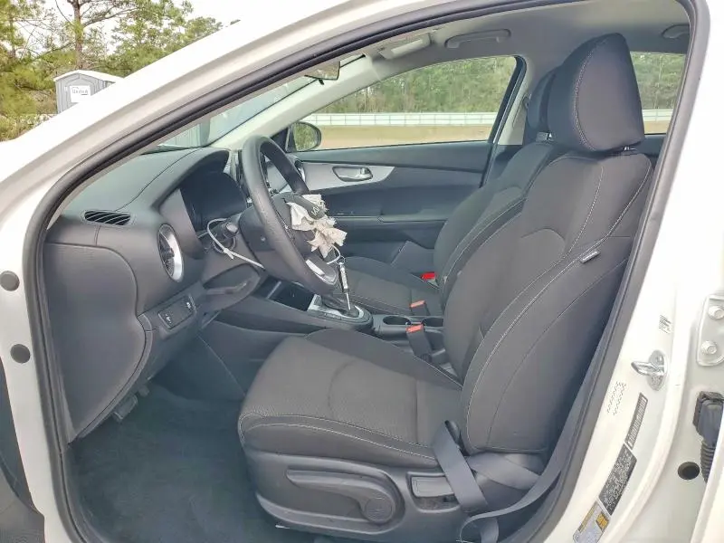 2024 KIA FORTE LX  