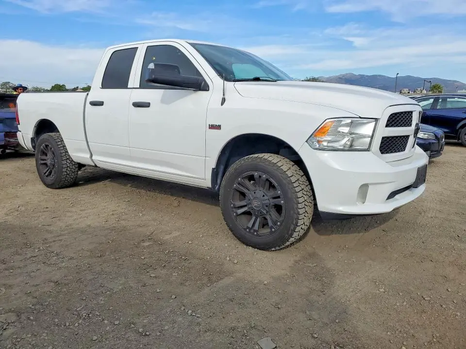 2014 RAM 1500 ST  