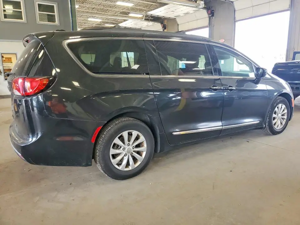 2017 CHRYSLER PACIFICA TOURING L  