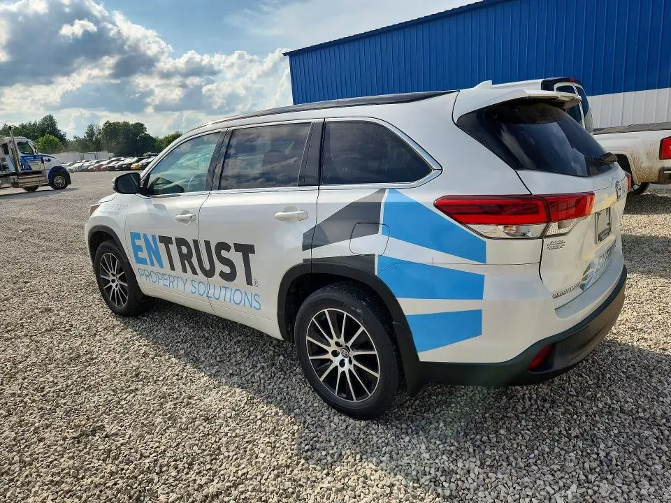 2017 TOYOTA HIGHLANDER SE  