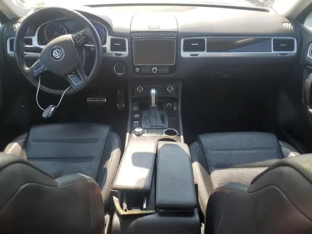 2016 VOLKSWAGEN TOUAREG SPORT  