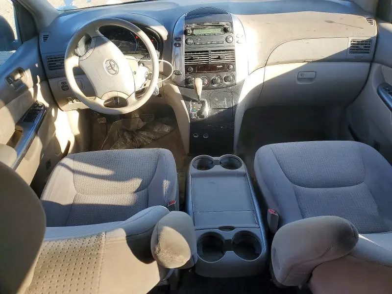 2010 TOYOTA SIENNA LE 7-PASSENGER  