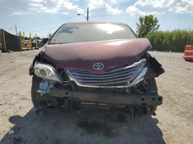 2016 TOYOTA SIENNA XLE