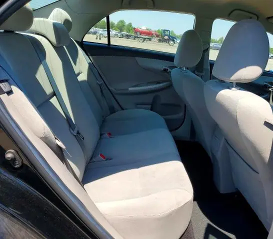 2013 TOYOTA COROLLA LE  