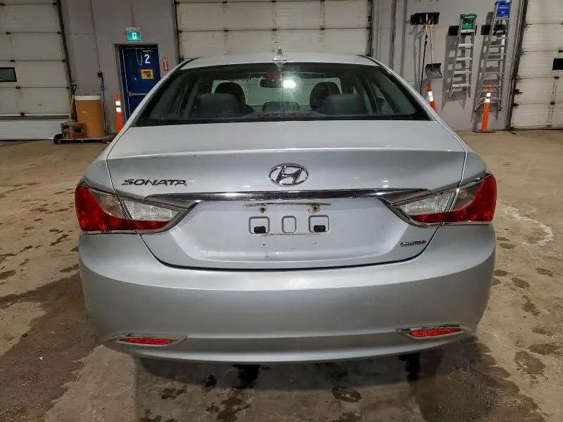 2011 HYUNDAI SONATA SE  