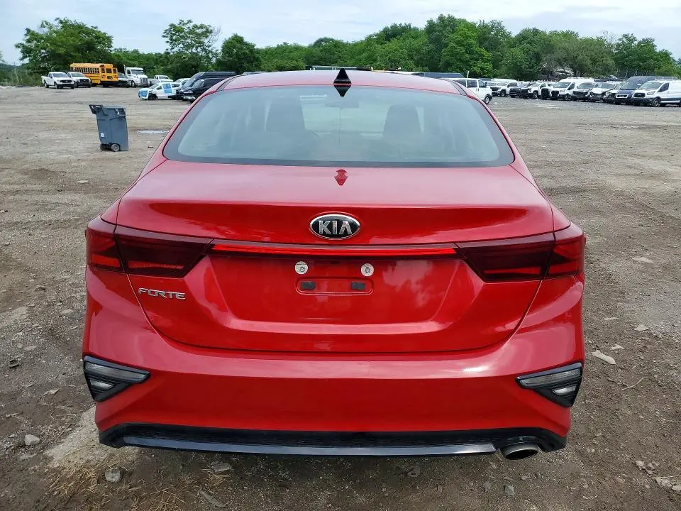 2021 KIA FORTE LXS  