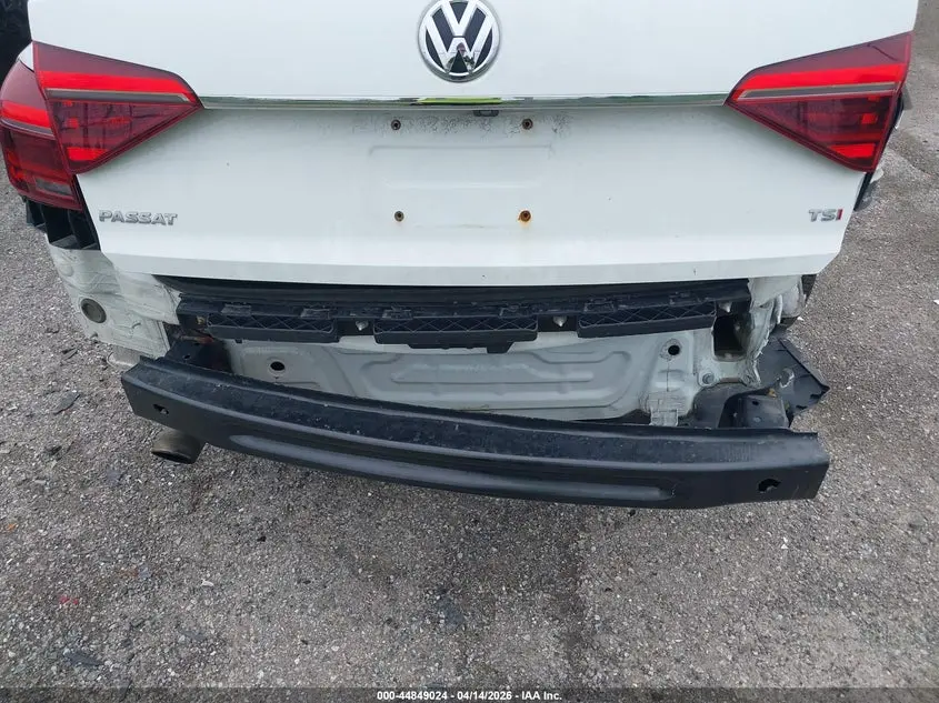 2017 VOLKSWAGEN PASSAT 1.8T R-LINE