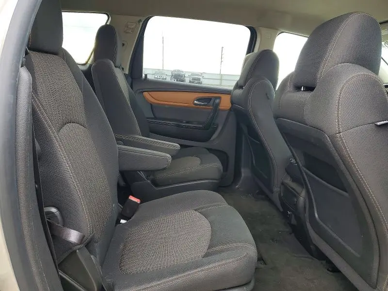 2014 CHEVROLET TRAVERSE LT  