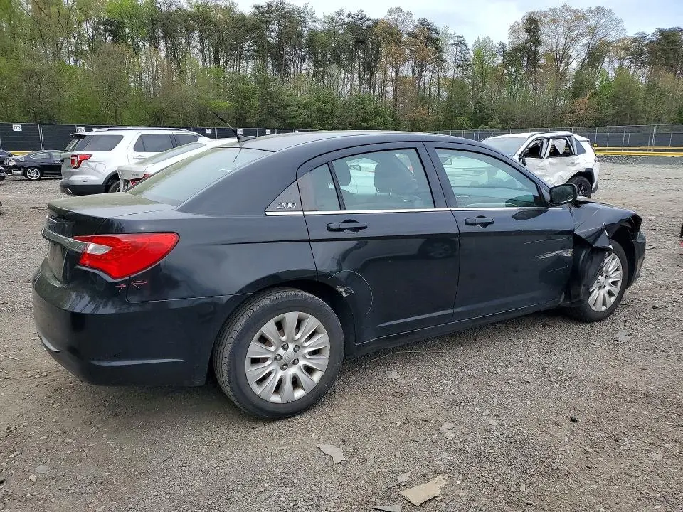2014 CHRYSLER 200 LX  