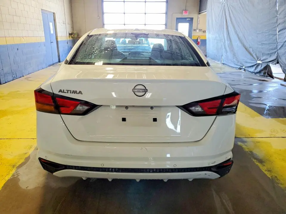 2025 NISSAN ALTIMA SV  
