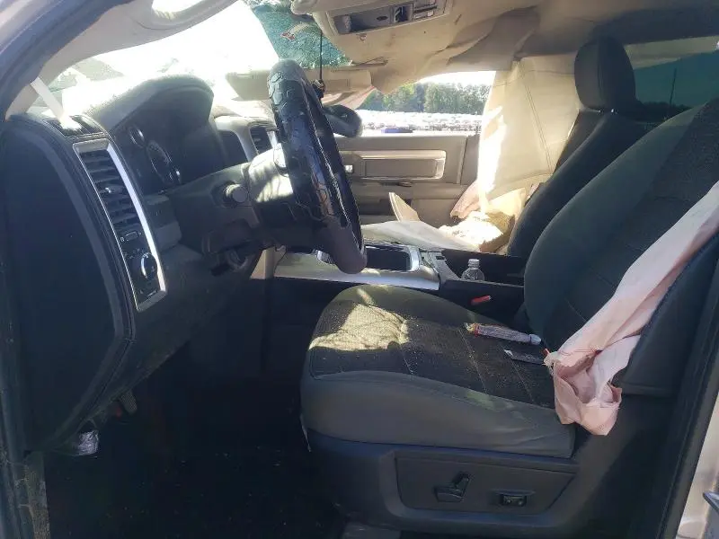 2017 RAM 1500 SLT  