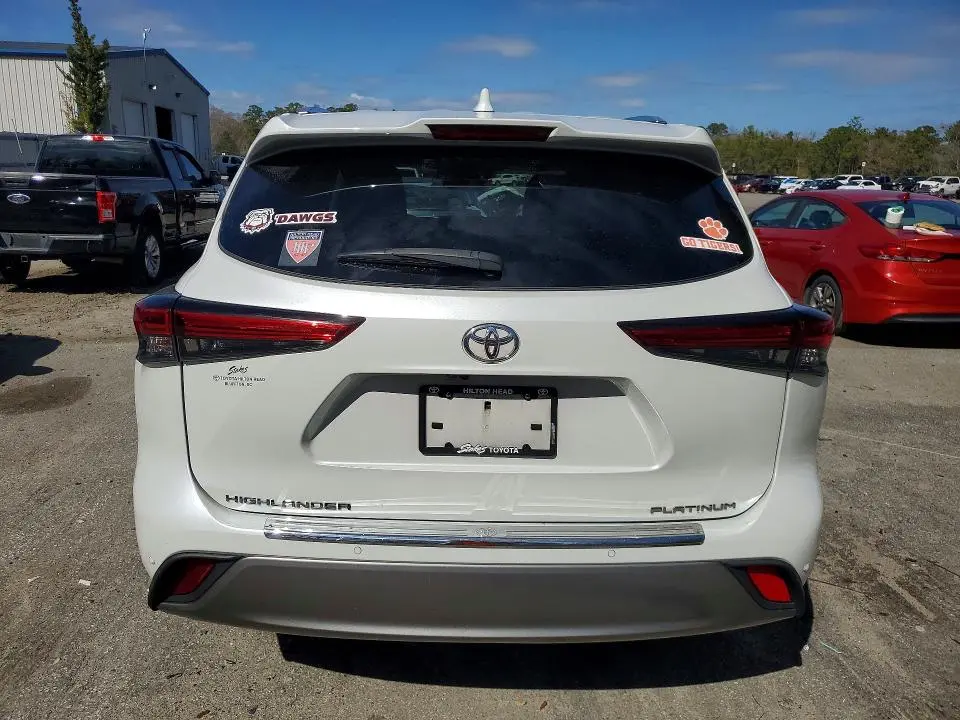 2022 TOYOTA HIGHLANDER PLATINUM  
