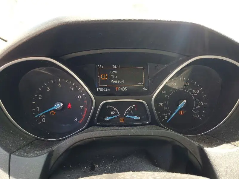 2015 FORD FOCUS SE  