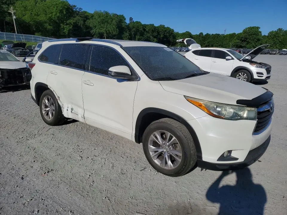 2015 TOYOTA HIGHLANDER XLE  