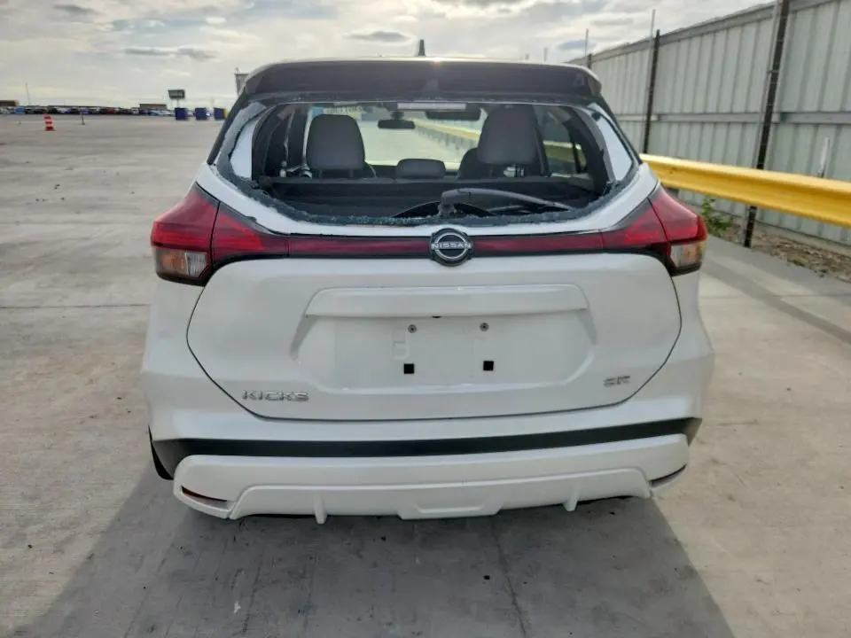 2024 NISSAN KICKS SR  